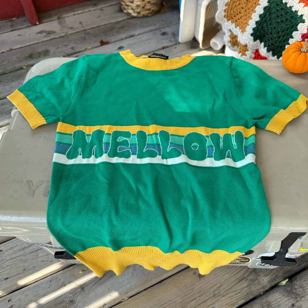 Bright & Beautiful “mellow” green and yellow ss sweater
